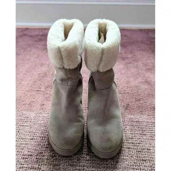 Kookaburra By Ugh Suede Shearling Wedge Boots Size 8.5 Beige - Picture 2 of 9